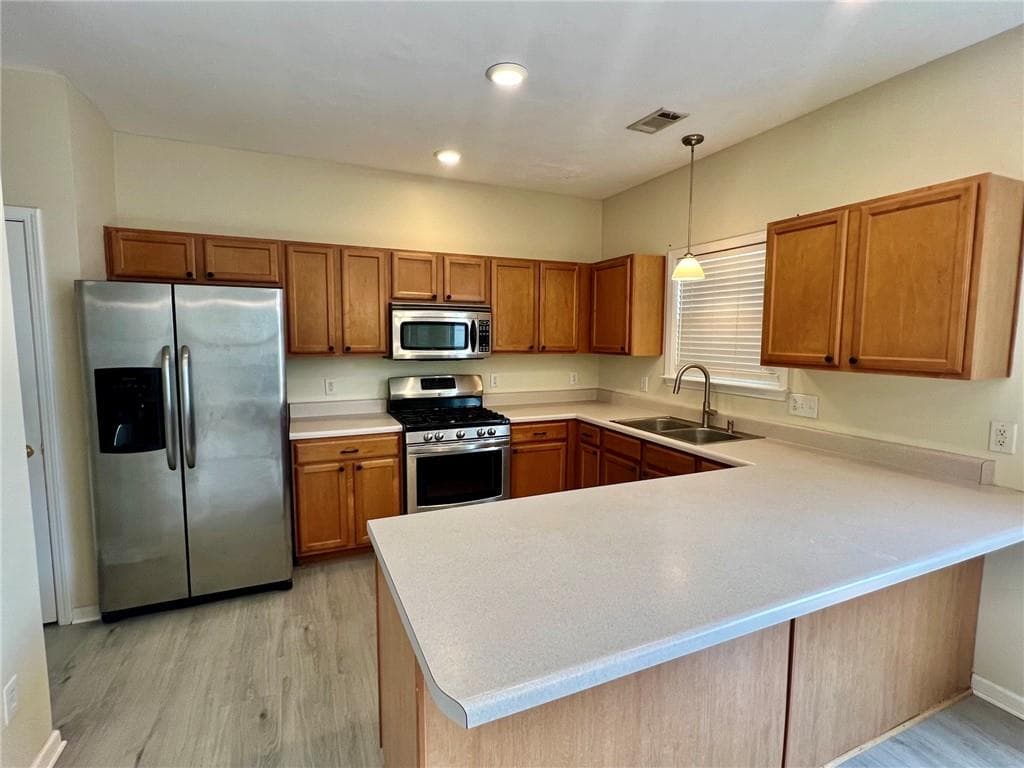 3 bedroom, 3 bathroom, 1,585 sq ft single family residence for rent at 247 Hiawassee Drive, Woodstock, GA 30188 for $2,200 a month — photo 2