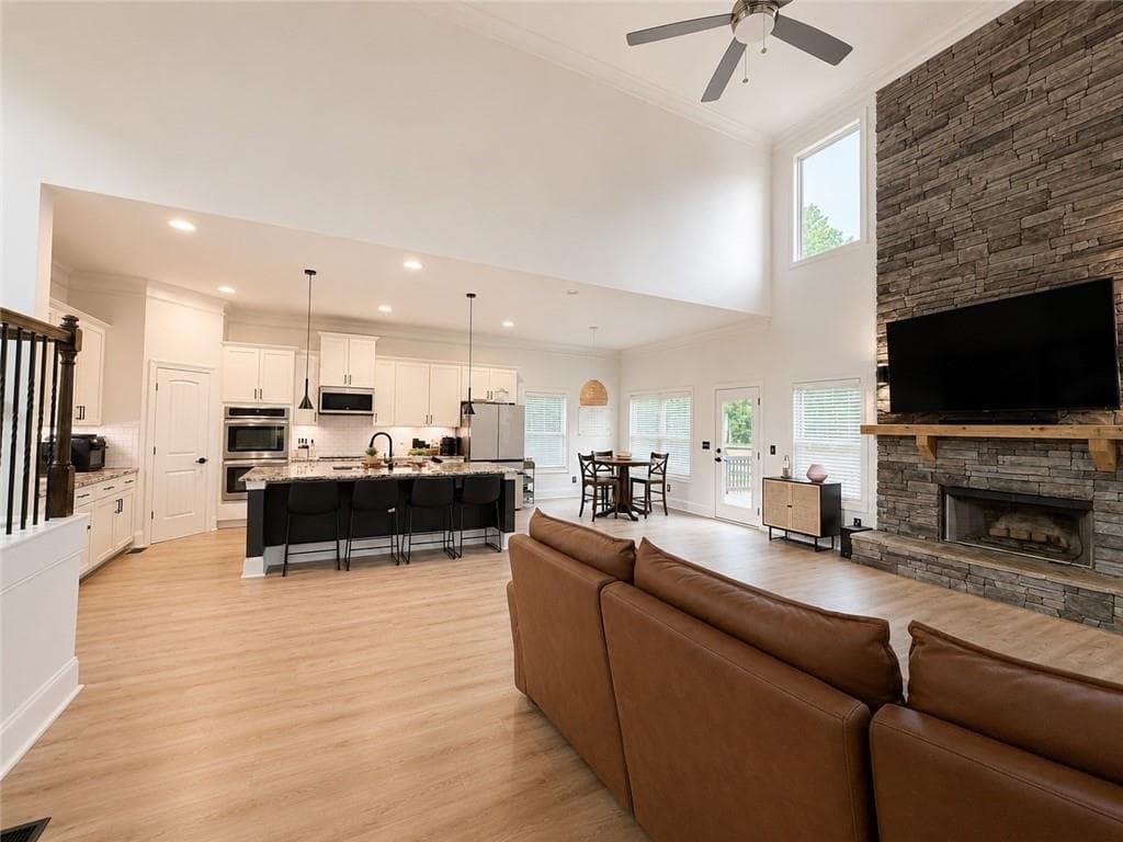 4 bedroom, 4 bathroom, 2,564 sq ft single family residence for sale at 532 Black Horse Circle, Canton, GA 30114 — photo 5