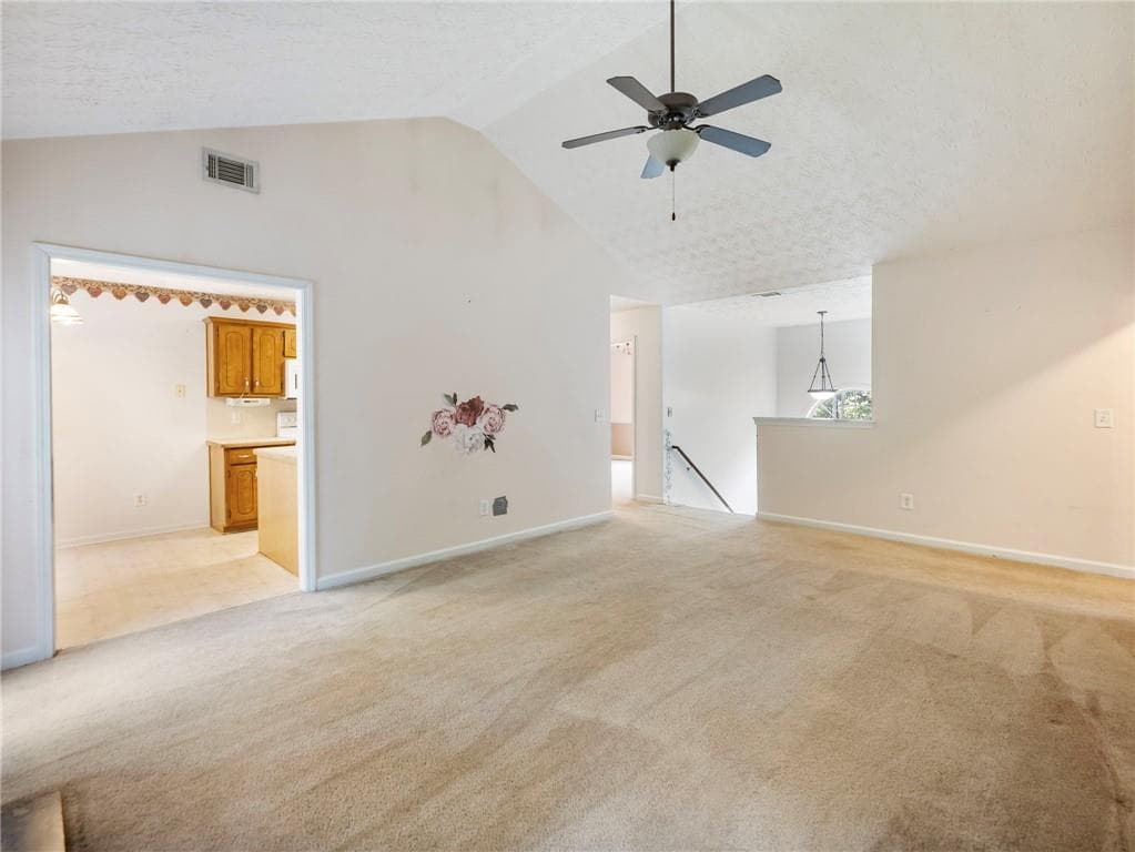 3 bedroom, 3 bathroom, 2,274 sq ft single family residence under contract at 212 Cobblestone Lane, Mcdonough, GA 30252 — photo 4