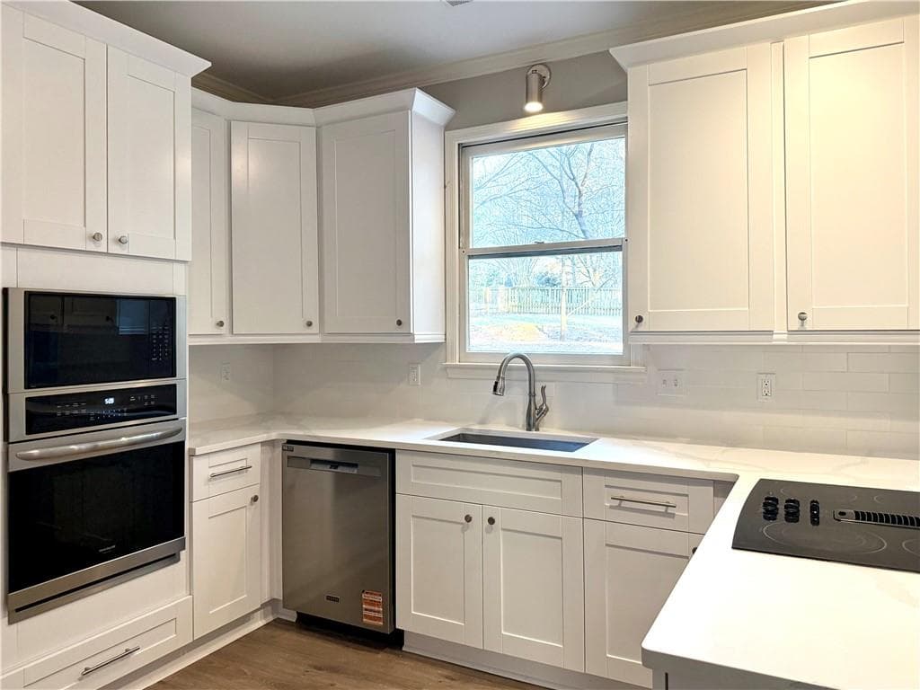 4 bedroom, 4 bathroom, 2,545 sq ft single family residence for rent at 11175 Linbrook Lane, Johns Creek, GA 30097 for $3,200 a month — photo 5