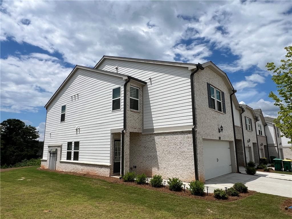 3 bedroom, 3 bathroom, 1,888 sq ft townhouse for sale at 4508 Red Lion Place, Lawrenceville, GA 30044 — photo 4