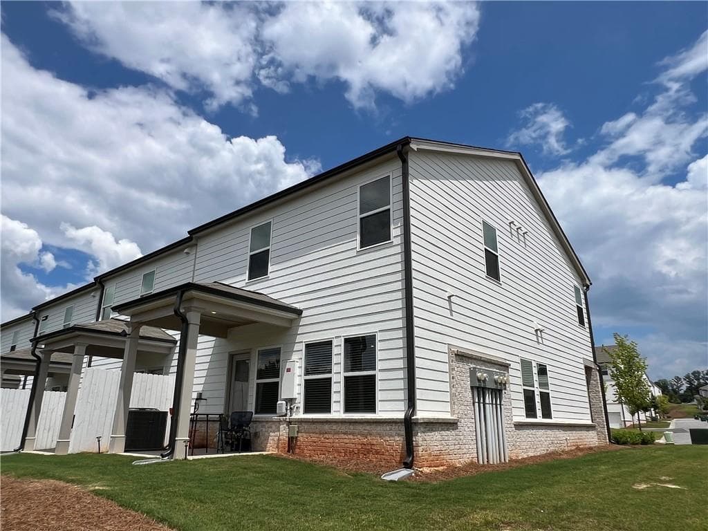 3 bedroom, 3 bathroom, 1,888 sq ft townhouse for sale at 4508 Red Lion Place, Lawrenceville, GA 30044 — photo 5
