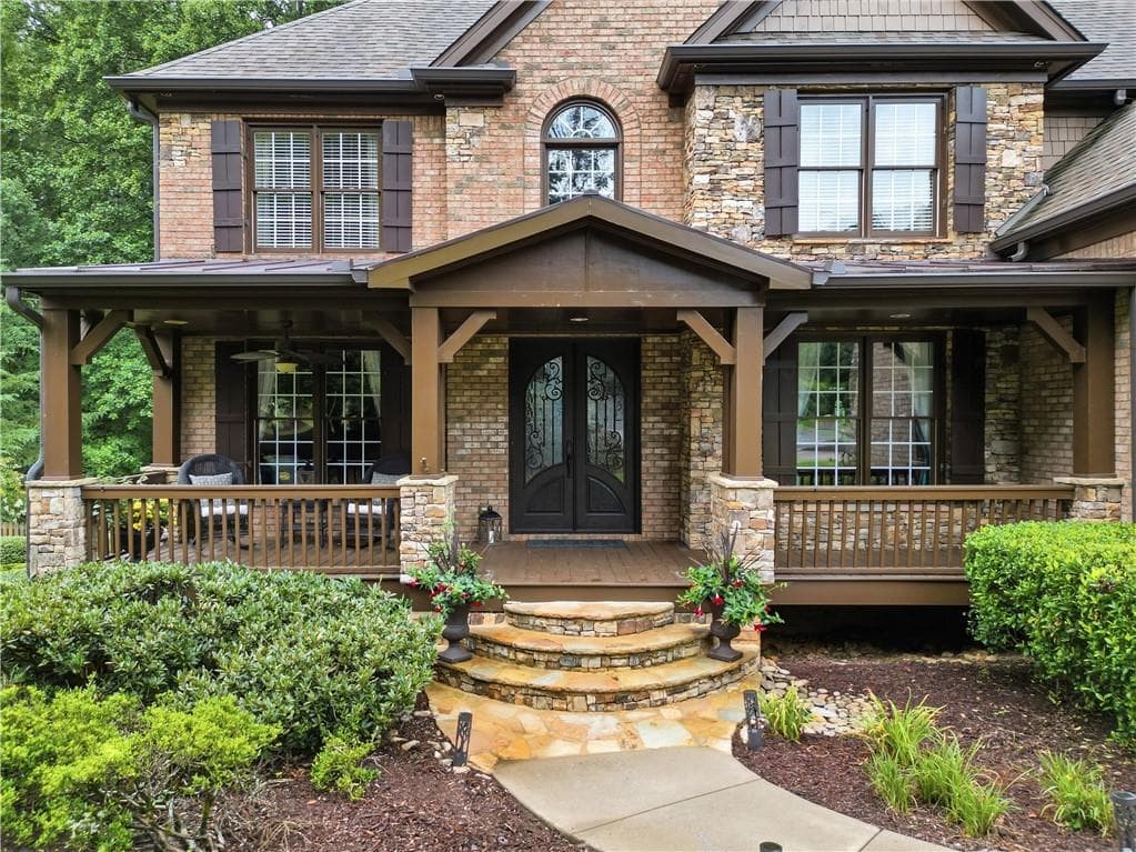 5 bedroom, 5 bathroom, 4,683 sq ft single family residence for sale at 135 Laurel Ridge Drive, Alpharetta, GA 30004 — photo 4