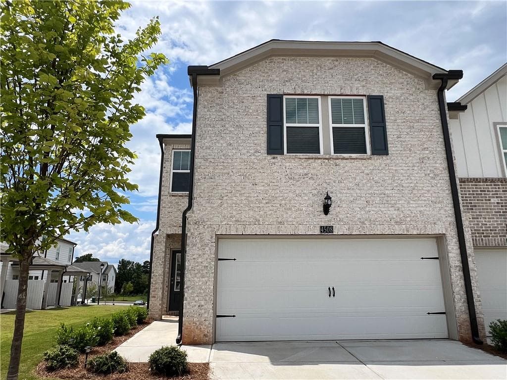 3 bedroom, 3 bathroom, 1,888 sq ft townhouse for sale at 4508 Red Lion Place, Lawrenceville, GA 30044 — photo 3