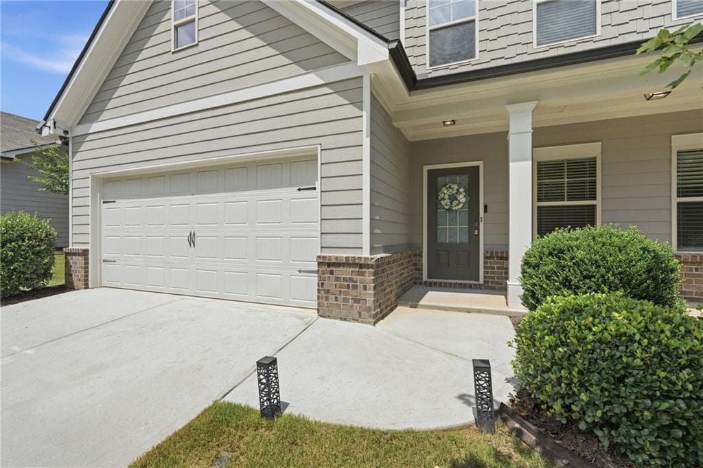 4 bedroom, 3 bathroom, 2,130 sq ft single family residence for sale at 896 Brighton Park Circle, Hoschton, GA 30548 — photo 7