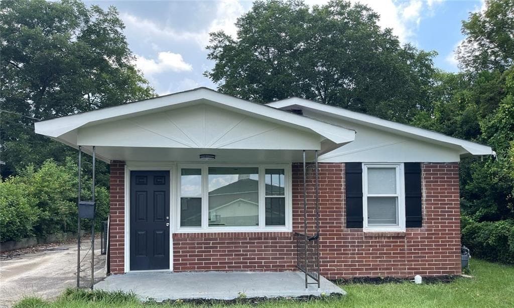3 bedroom, 1 bathroom, 912 sq ft single family residence for sale at 748 Key Street, Macon, GA 31204