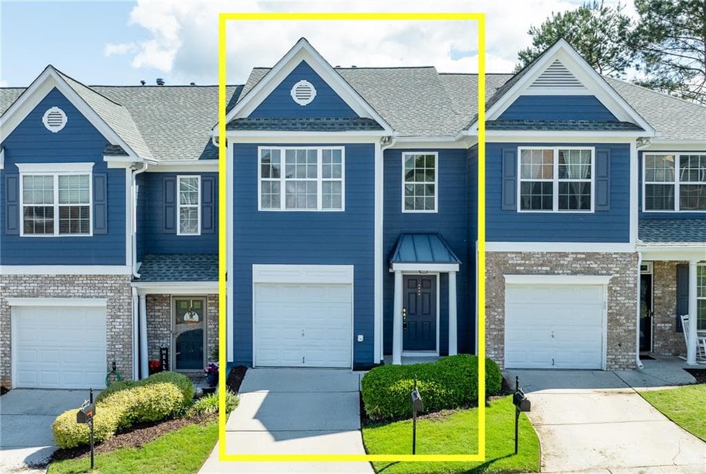 3 bedroom, 3 bathroom, 1,506 sq ft townhouse for rent at 6604 Splashwater Drive, Flowery Branch, GA 30542 for $1,895 a month — photo 2