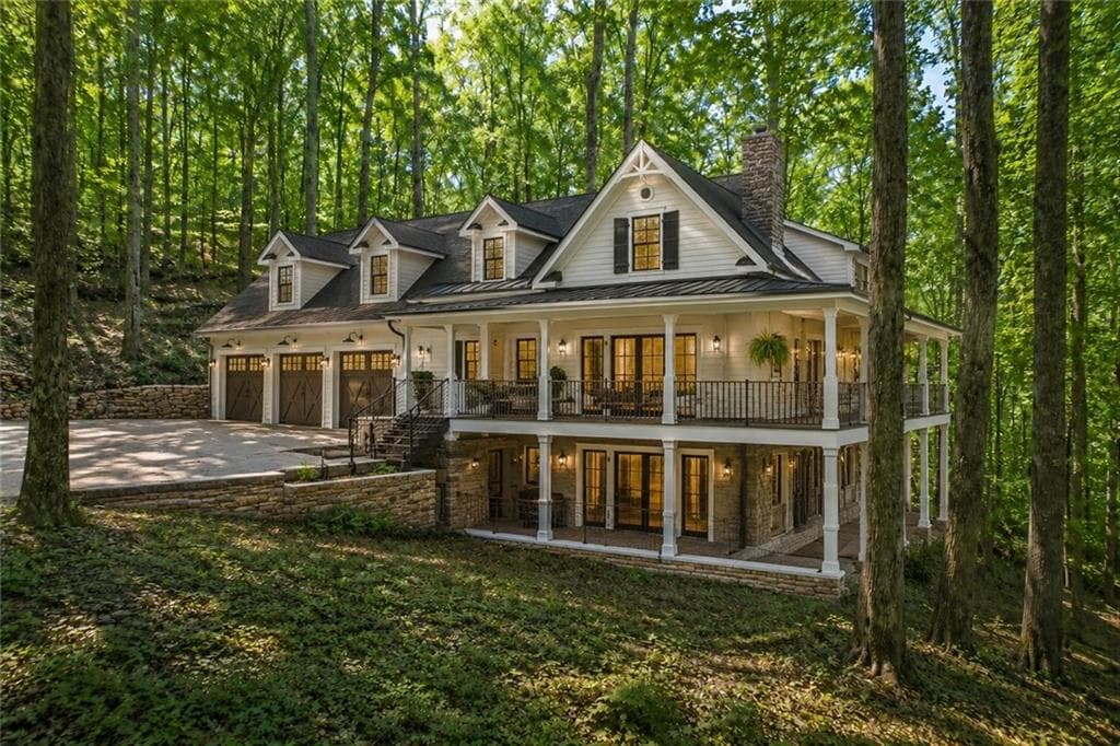 4 bedroom, 4 bathroom, 5,754 sq ft single family residence for sale at 1981 Mountain Drive, Alpharetta, GA 30004 — photo 3