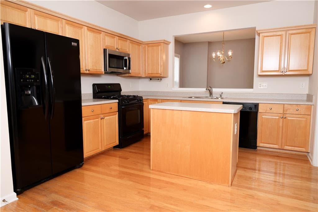 3 bedroom, 3 bathroom, 1,711 sq ft single family residence for rent at 6335 Waveland Drive, Cumming, GA 30040 for $2,450 a month — photo 5