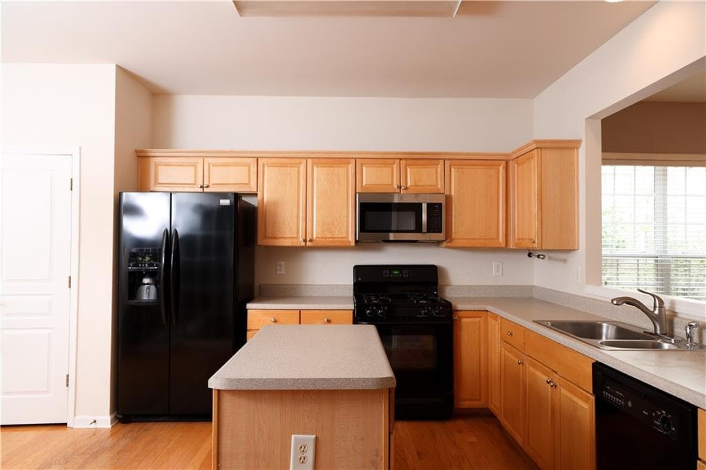 3 bedroom, 3 bathroom, 1,711 sq ft single family residence for rent at 6335 Waveland Drive, Cumming, GA 30040 for $2,450 a month — photo 6