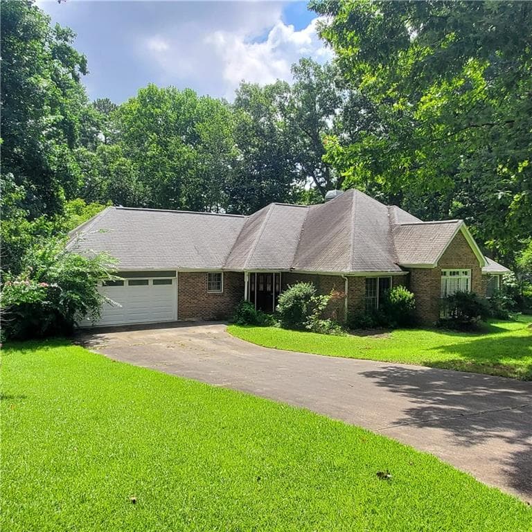 3 bedroom, 2 bathroom, 1,568 sq ft single family residence sold at 2161 Lakeway Drive, Dacula, GA 30019