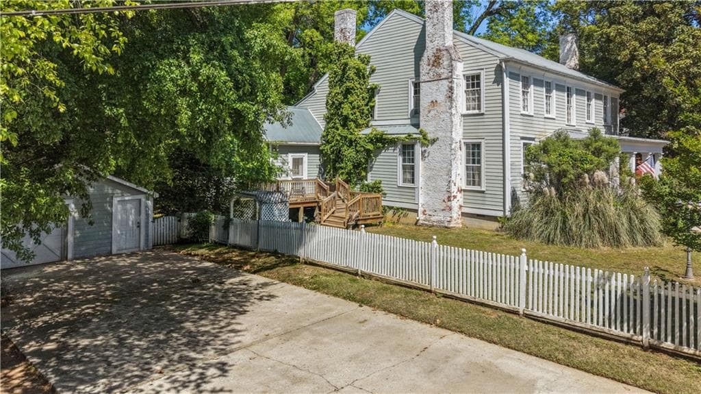 5 bedroom, 5 bathroom, 5,138 sq ft single family residence for sale at 403 S Main Street, Greensboro, GA 30642 — photo 6