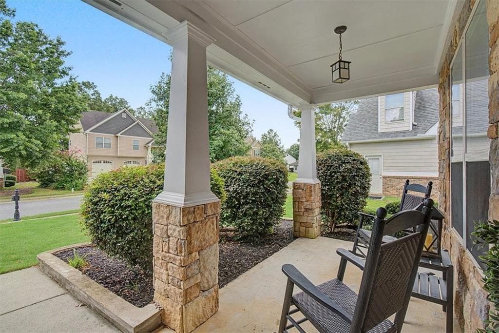 4 bedroom, 3 bathroom, 2,068 sq ft single family residence for sale at 17 Redwood Drive, Adairsville, GA 30103 — photo 3