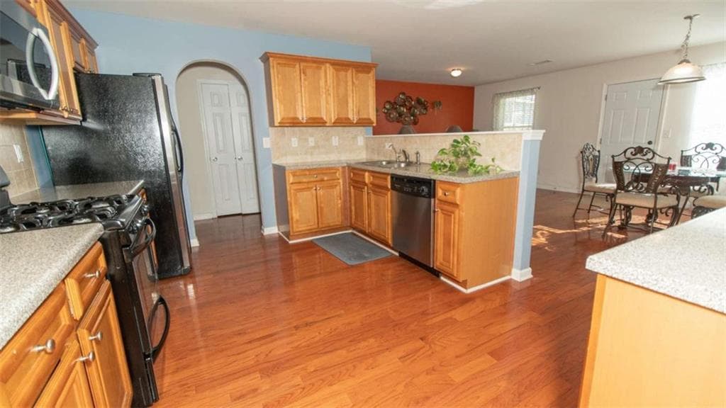 5 bedroom, 5 bathroom, 3,712 sq ft single family residence for sale at 420 Oak Terrace Drive, Covington, GA 30016 — photo 9