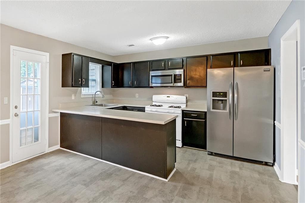 2 bedroom, 3 bathroom, 1,320 sq ft townhouse for rent at 4000 Sand Wedge Circle, Kennesaw, GA 30144 for $1,695 a month — photo 9