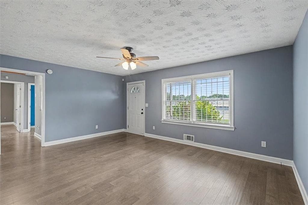 3 bedroom, 1 bathroom, 1,192 sq ft single family residence for sale at 1400 Columbia Drive, Decatur, GA 30032 — photo 9