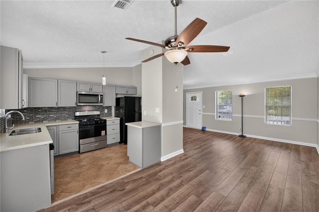 3 bedroom, 2 bathroom, 1,344 sq ft single family residence under contract at 4013 Mckinley Drive, Snellville, GA 30039 — photo 5