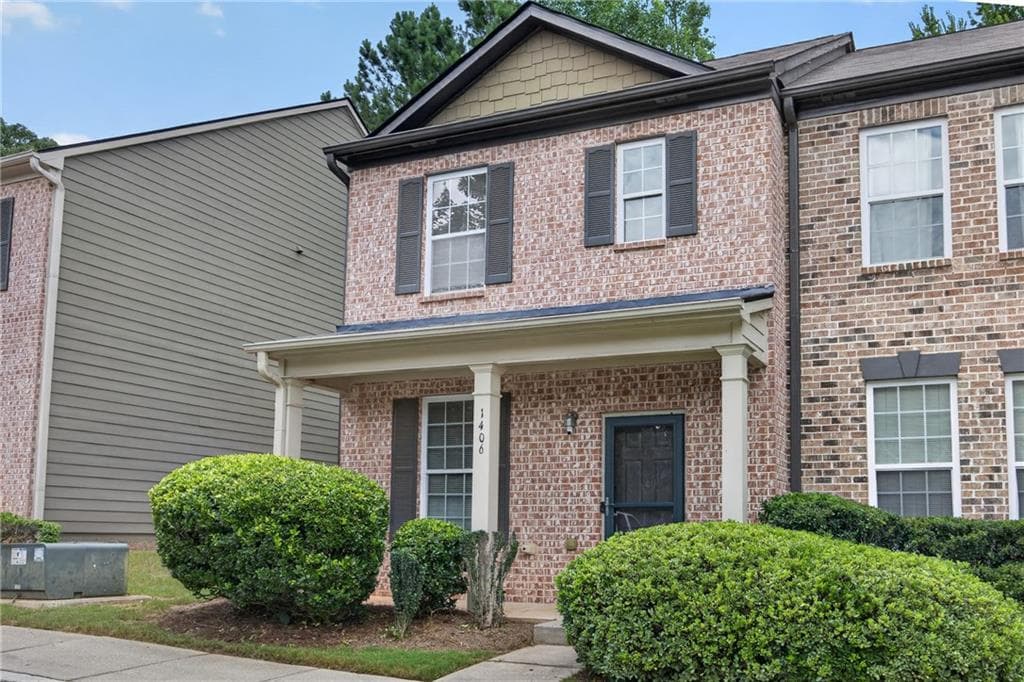2 bedroom, 3 bathroom, 1,370 sq ft townhouse for sale at 1406 Bayrose Circle, East Point, GA 30344 — photo 2