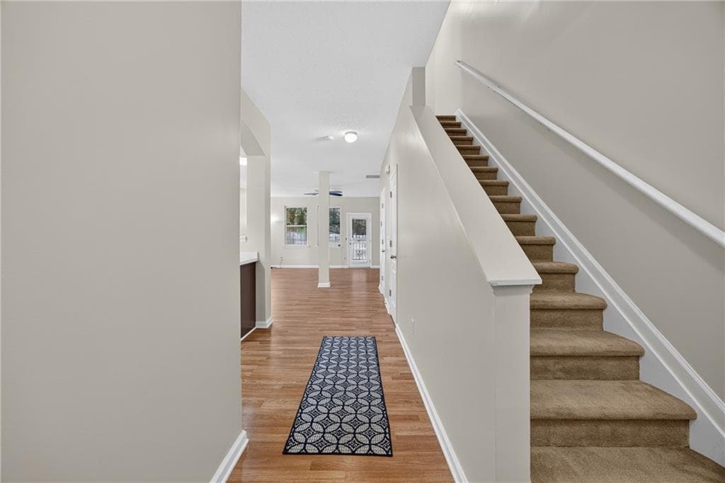 2 bedroom, 3 bathroom, 1,370 sq ft townhouse for sale at 1406 Bayrose Circle, East Point, GA 30344 — photo 4