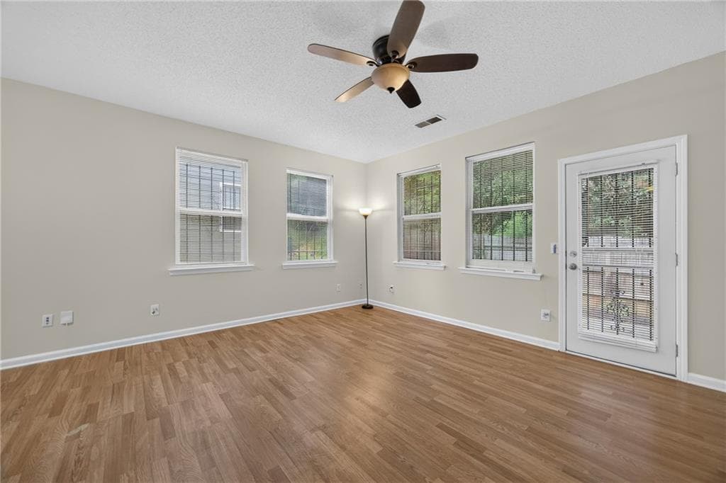 2 bedroom, 3 bathroom, 1,370 sq ft townhouse for sale at 1406 Bayrose Circle, East Point, GA 30344 — photo 10