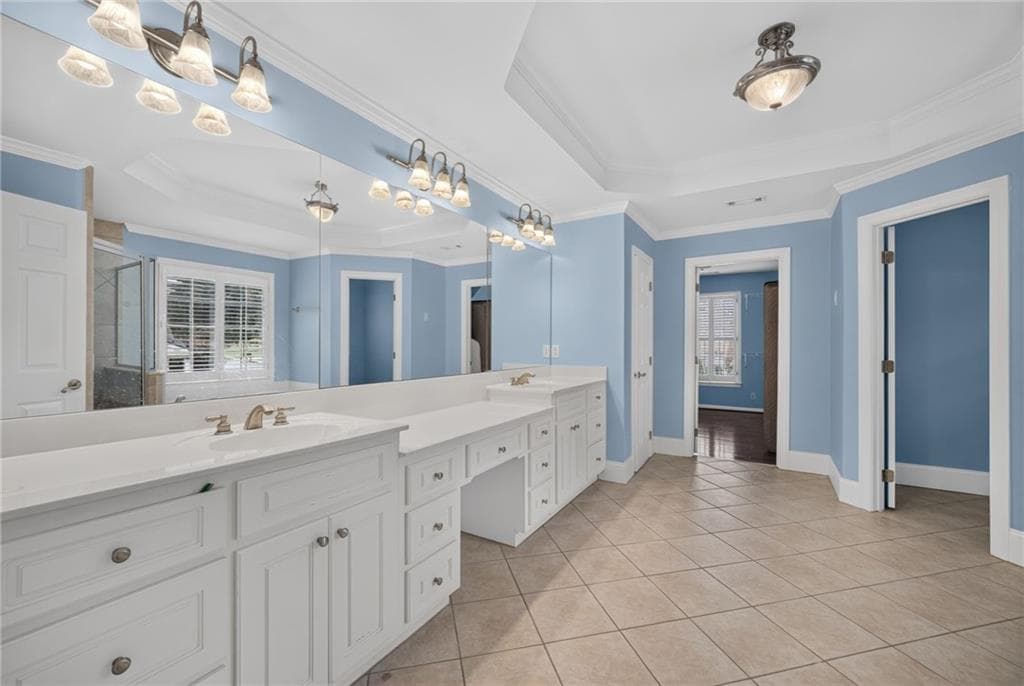 6 bedroom, 5 bathroom, 5,619 sq ft single family residence for sale at 562 Grassmeade Way, Snellville, GA 30078 — photo 7