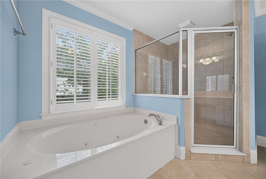 6 bedroom, 5 bathroom, 5,619 sq ft single family residence for sale at 562 Grassmeade Way, Snellville, GA 30078 — photo 9