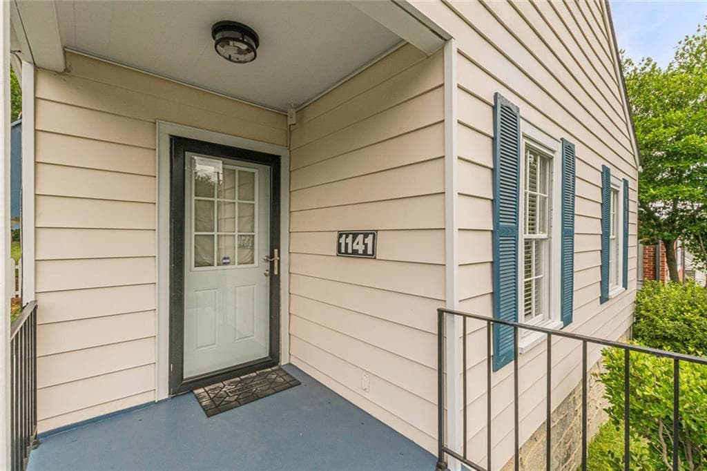 2 bedroom, 1 bathroom, 984 sq ft single family residence for sale at 1141 Jefferson Avenue, East Point, GA 30344 — photo 5