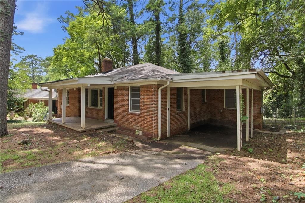 3 bedroom, 1 bathroom, 1,268 sq ft single family residence under contract at 1953 Glendale Drive, Decatur, GA 30032 — photo 3