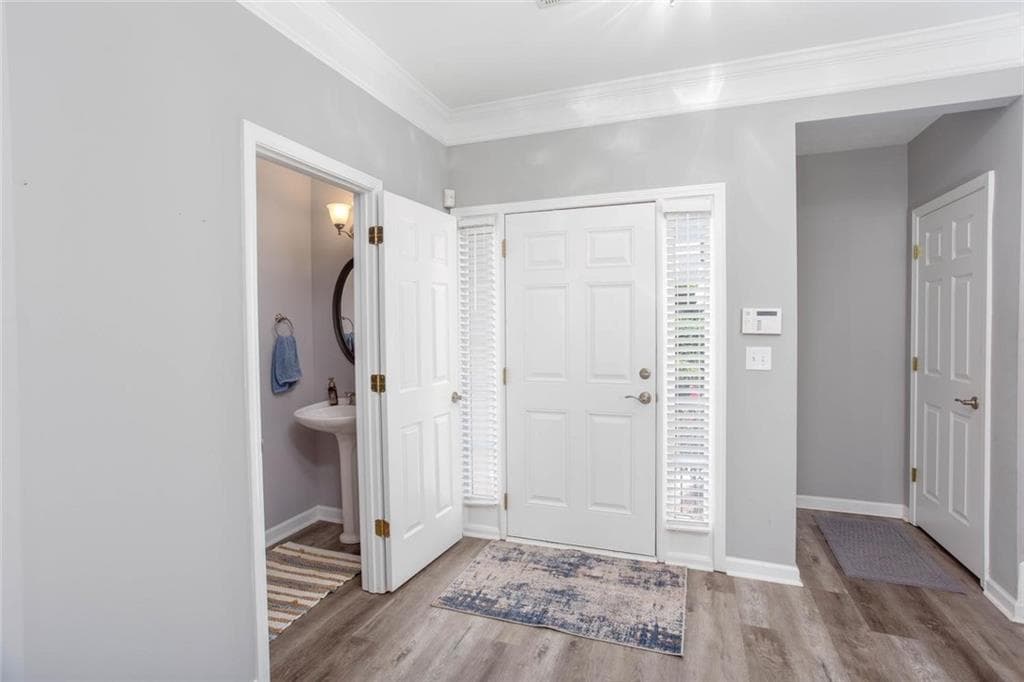 3 bedroom, 3 bathroom, 2,347 sq ft townhouse under contract at 414 Lantern Lane, Woodstock, GA 30188 — photo 3
