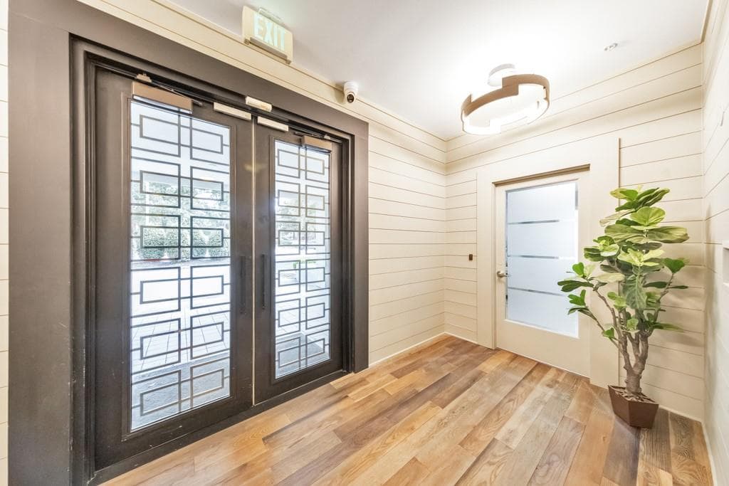 2 bedroom, 2 bathroom, 1,449 sq ft condominium for sale at 3655 Peachtree Road 101, Atlanta, GA 30319 — photo 4