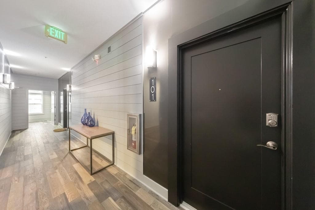 2 bedroom, 2 bathroom, 1,449 sq ft condominium for sale at 3655 Peachtree Road 101, Atlanta, GA 30319 — photo 5