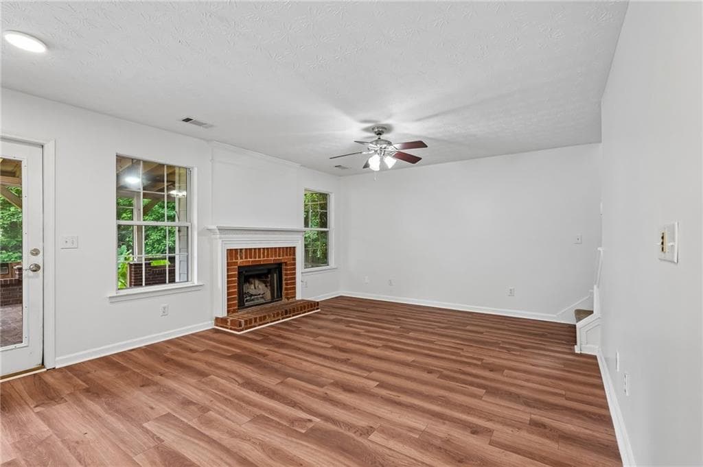 4 bedroom, 3 bathroom, 2,210 sq ft single family residence for sale at 5790 Woodstone Drive, Cumming, GA 30028 — photo 6