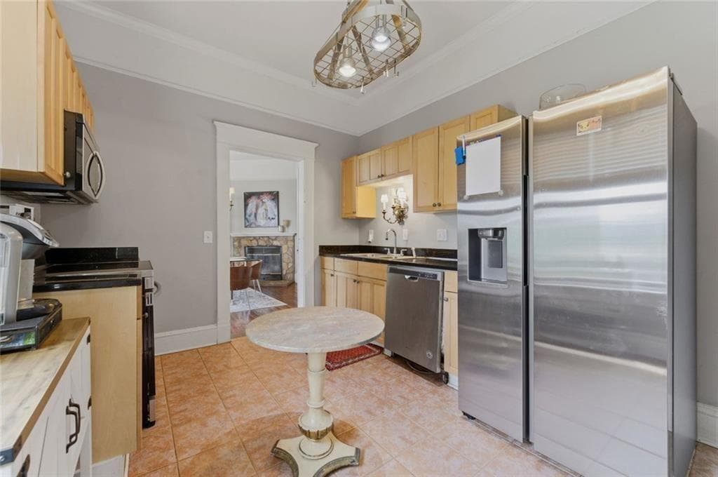 3 bedroom, 2 bathroom, 1,518 sq ft single family residence under contract at 1343 St Michael Avenue, Atlanta, GA 30344 — photo 9