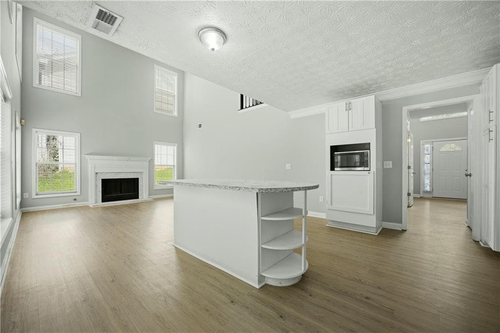 4 bedroom, 3 bathroom, 2,550 sq ft single family residence for sale at 2625 Lindsey Oak Lane, Lawrenceville, GA 30044 — photo 6