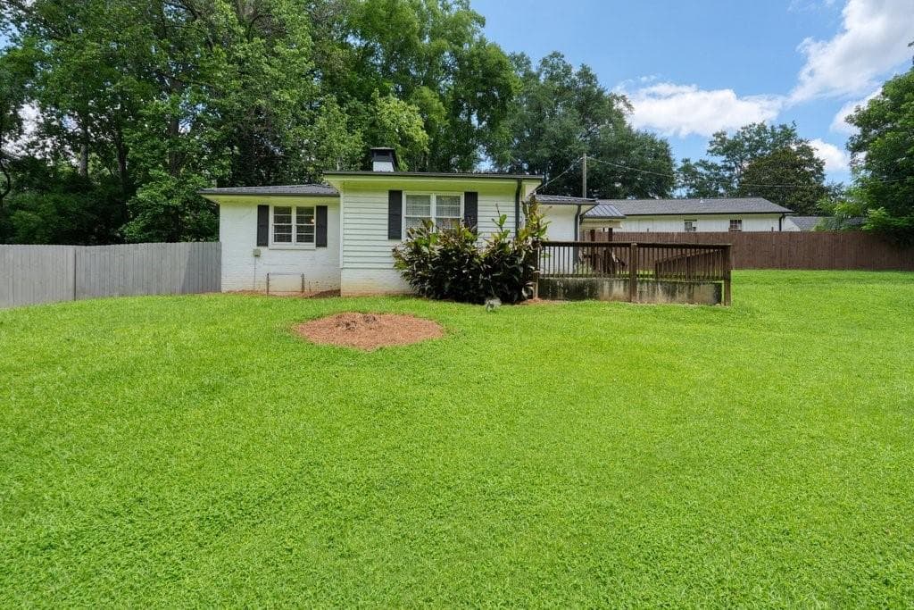 3 bedroom, 1 bathroom, 1,370 sq ft single family residence for sale at 4324 Worth Street, Acworth, GA 30101 — photo 9