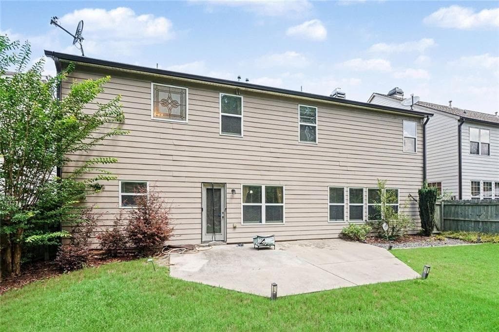 5 bedroom, 3 bathroom, 3,392 sq ft single family residence for sale at 3091 Montauk Hill Drive, Buford, GA 30519 — photo 5