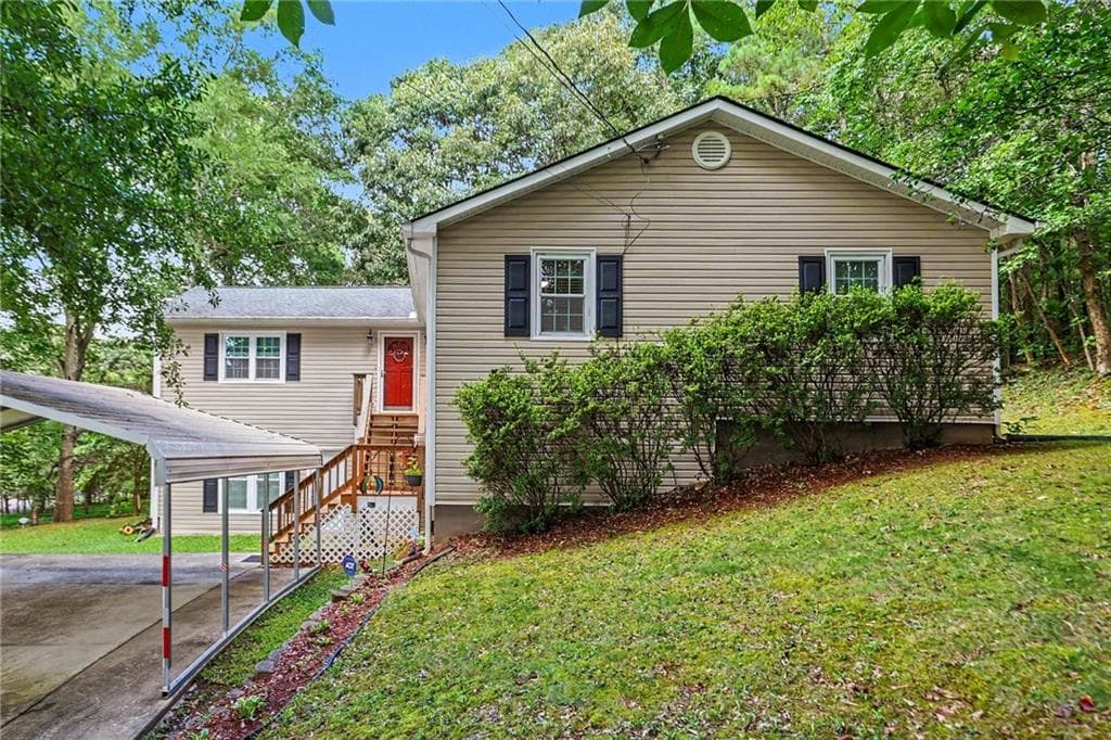 4 bedroom, 2 bathroom, 2,736 sq ft single family residence under contract at 791 Friendship Church Road, Douglasville, GA 30134 — photo 2