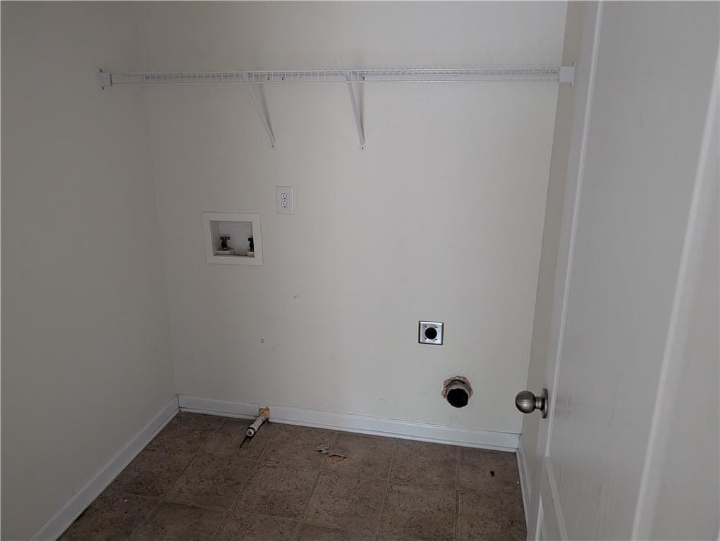 7 bedroom, 4 bathroom, 3,214 sq ft single family residence for sale at 524 MCCAIN CREEK Trail, Stockbridge, GA 30281 — photo 9