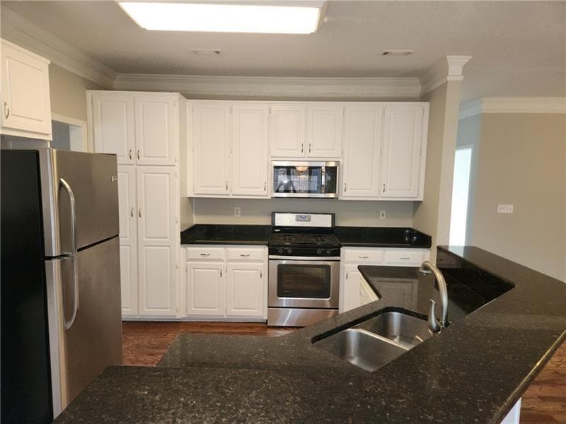 4 bedroom, 3 bathroom, 2,633 sq ft single family residence for rent at 1943 Little Creek Crossing, Acworth, GA 30101 for $2,650 a month — photo 7