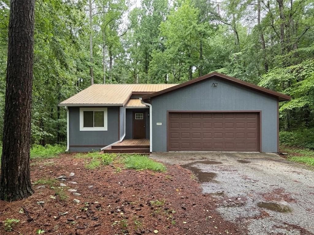 3 bedroom, 2 bathroom, 1,691 sq ft single family residence under contract at 877 Northridge Dr, Conyers, GA 30012
