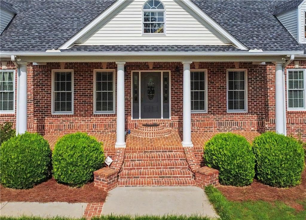 3 bedroom, 3 bathroom, 3,026 sq ft single family residence for sale at 1681 Jett Roberts Road, Jefferson, GA 30549