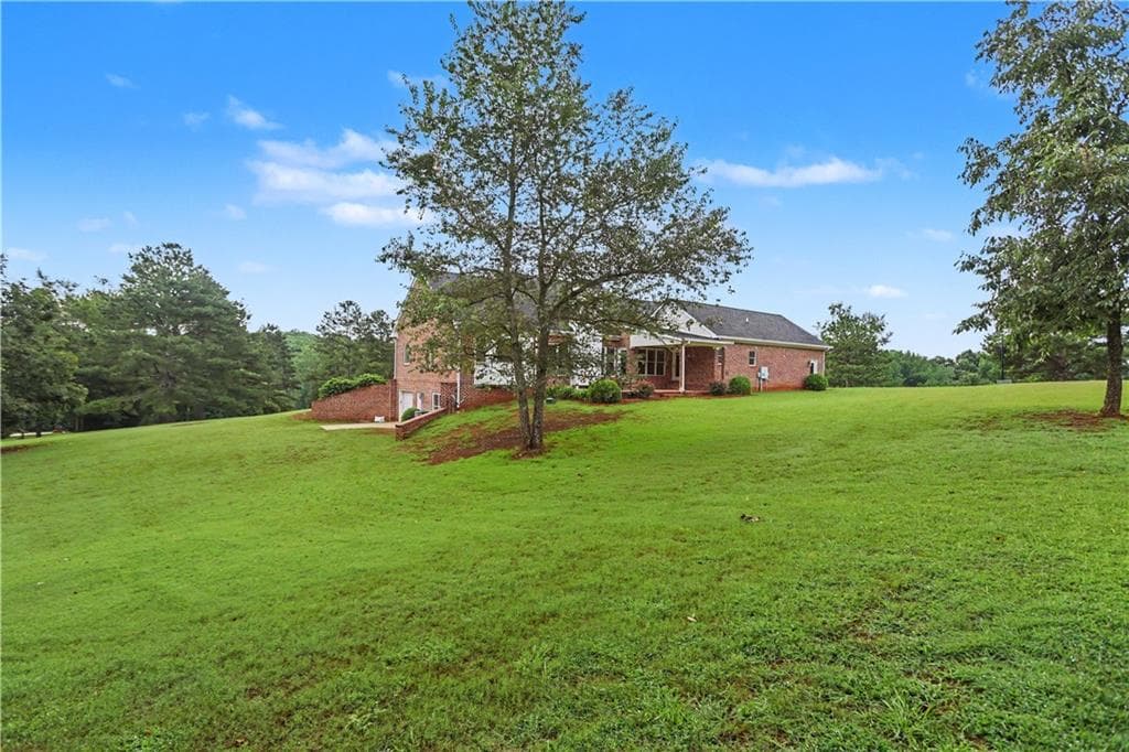 3 bedroom, 3 bathroom, 3,026 sq ft single family residence for sale at 1681 Jett Roberts Road, Jefferson, GA 30549 — photo 2