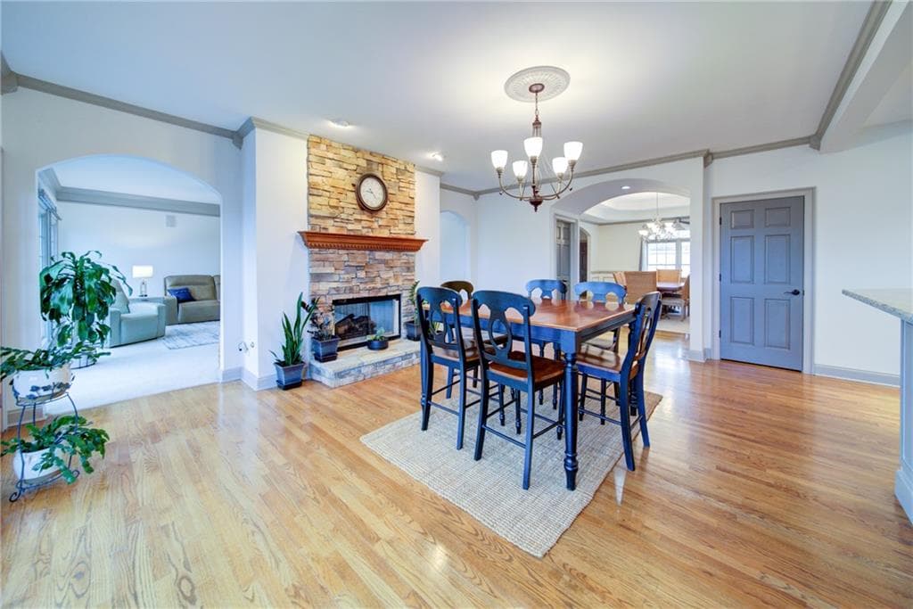 4 bedroom, 4 bathroom, 6,892 sq ft single family residence for sale at 6462 Waterscape Ridge, Gainesville, GA 30506 — photo 6