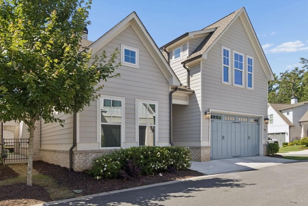 3 bedroom, 3 bathroom, 2,216 sq ft single family residence for sale at 109 Ivey Way, Woodstock, GA 30188 — photo 2