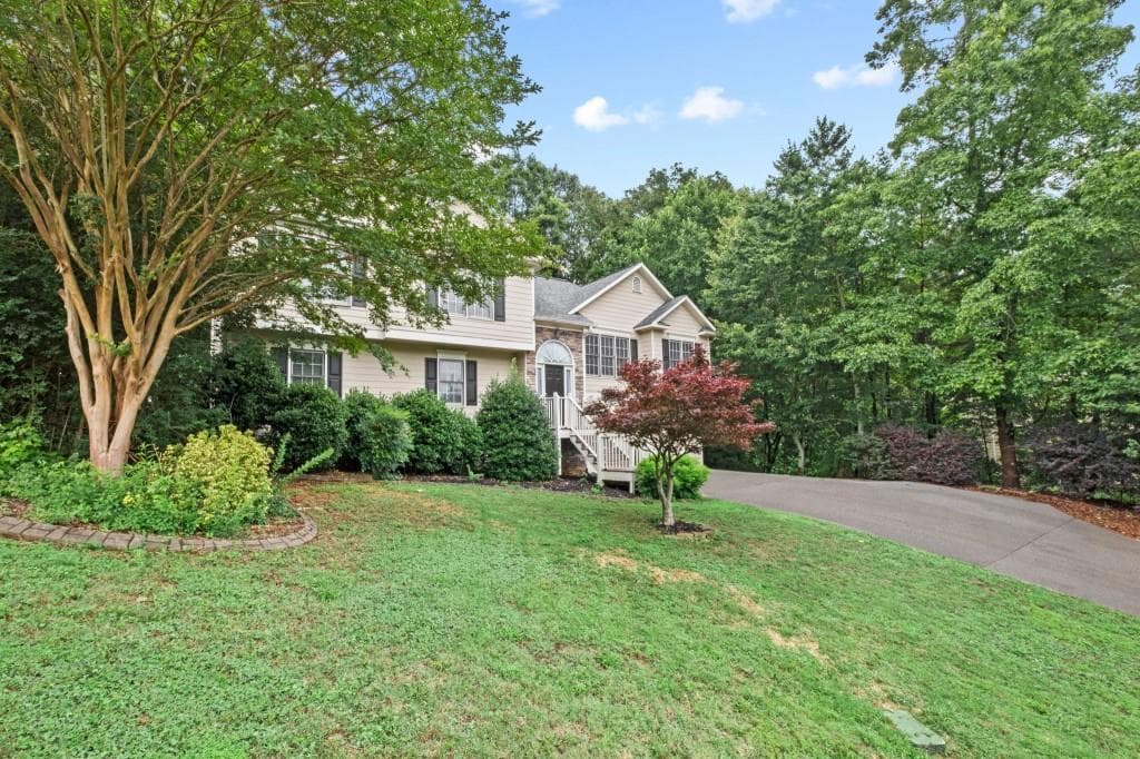4 bedroom, 3 bathroom, 2,343 sq ft single family residence for rent at 122 Brookhaven Lane, Canton, GA 30114 for $2,700 a month — photo 2
