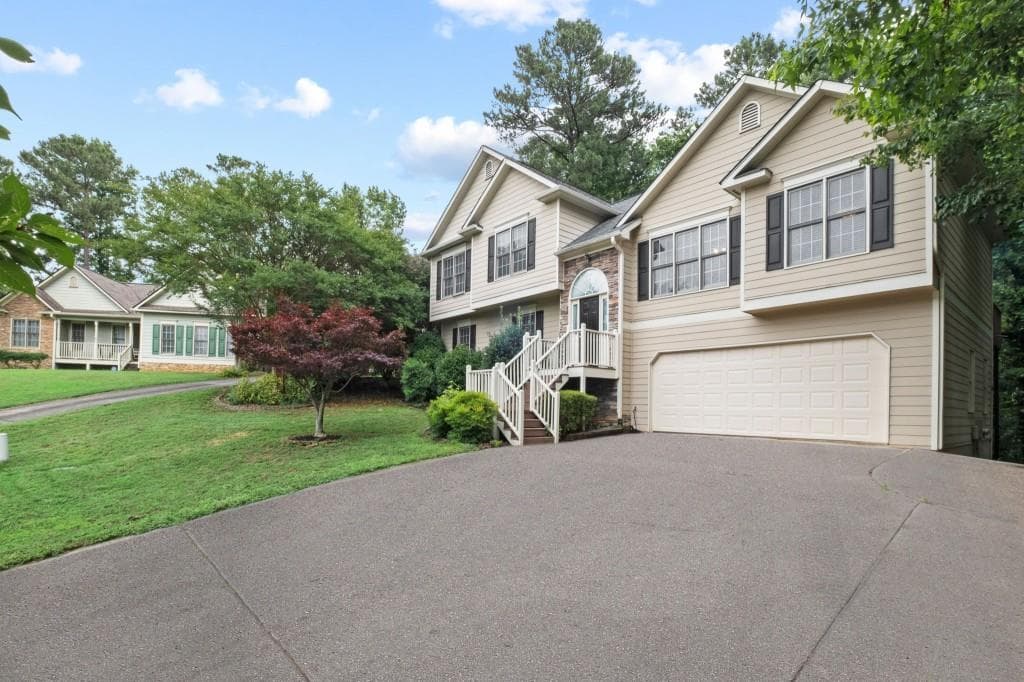 4 bedroom, 3 bathroom, 2,343 sq ft single family residence for rent at 122 Brookhaven Lane, Canton, GA 30114 for $2,700 a month — photo 3