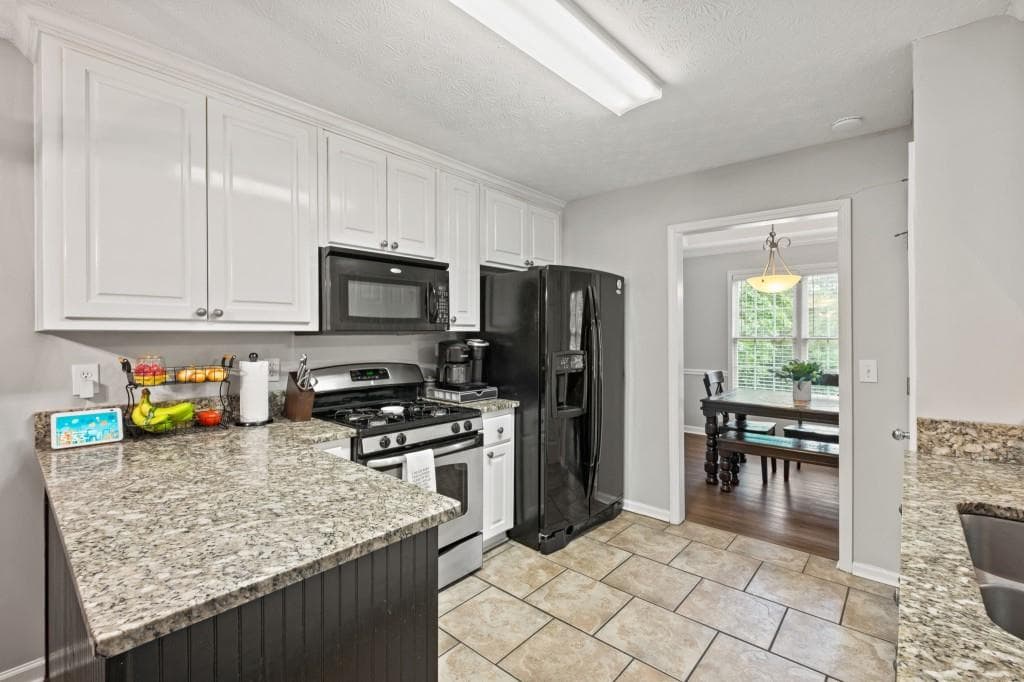 4 bedroom, 3 bathroom, 2,343 sq ft single family residence for rent at 122 Brookhaven Lane, Canton, GA 30114 for $2,700 a month — photo 8
