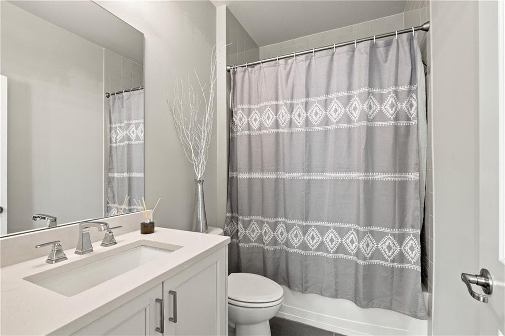 4 bedroom, 4 bathroom, 2,573 sq ft townhouse for rent at 140 Clover Court, Roswell, GA 30075 for $4,500 a month — photo 6