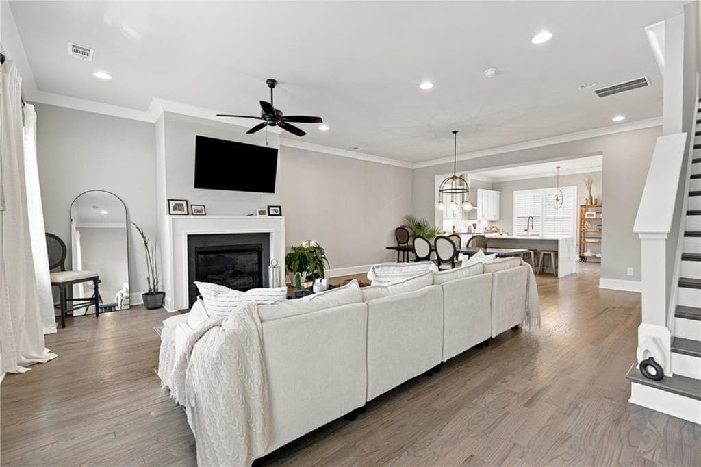 4 bedroom, 4 bathroom, 2,573 sq ft townhouse for rent at 140 Clover Court, Roswell, GA 30075 for $4,500 a month — photo 8