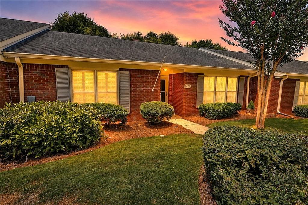 2 bedroom, 2 bathroom, 1,678 sq ft condominium for sale at 6408 Deerings Lane, Peachtree Corners, GA 30092 — photo 2